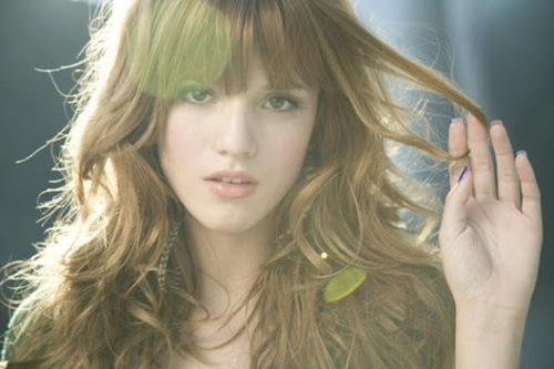 Single teen :D Am a boy, love music and dancing, and yeah I love @bellathorne as you can see :P