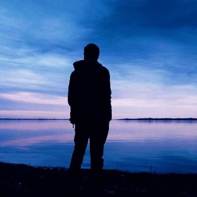 اي شي لا يرتاح له قلبك لا تثق به أبداً فالقلب أبصر من العين