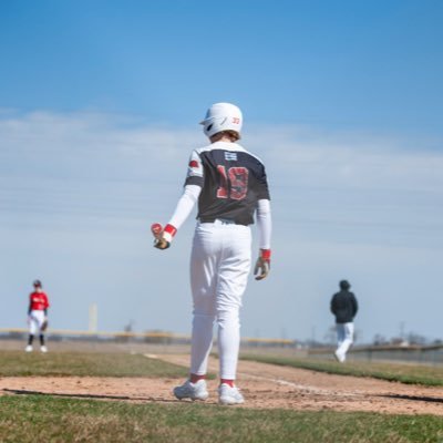 Marist 27’ / 4.48 GPA / 6’2 . 185 lbs/ michaelwhitten05@gmail.com / @xposure2027