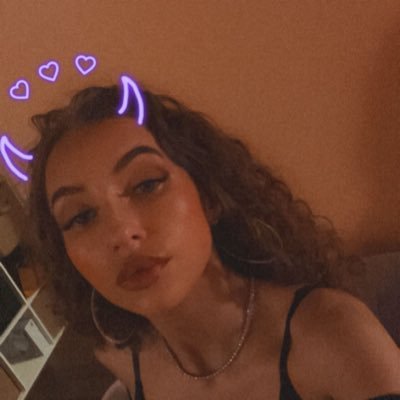 HollyCr73187185's profile picture. 