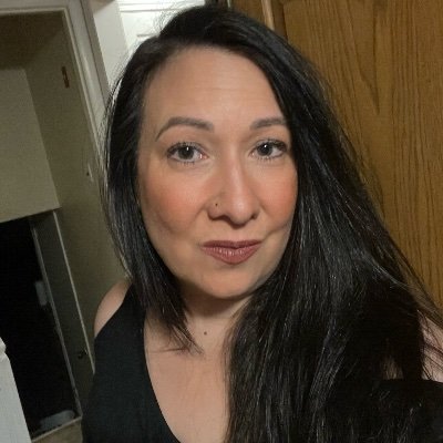 Aspiring badass🤘🏼 Hopelessly optimistic🌹 Wannabe booty shaker💃🏻 Just a harmless middle-aged woman Makeup/skincare reviews, product tester 50+club