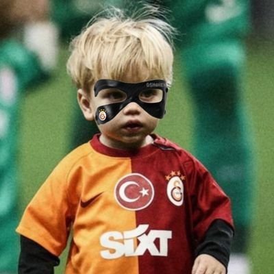 OsimhenCiro's profile picture. Okansız gidecek yönetim gidecek Galatasarayda yeni yapılanma olacak, olmak zorunda. Ölürüm de Galatasaray 💛❤️🦁