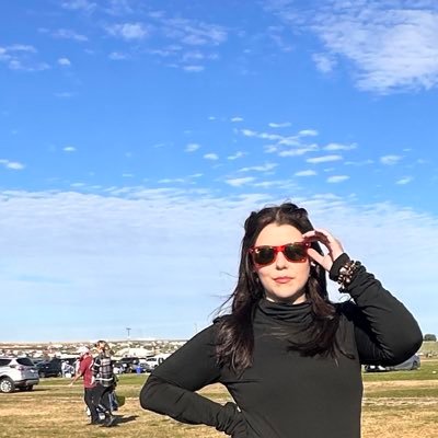 nicoleeeeam's profile picture. 👀