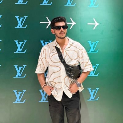 web 3.0 ,NFT collector! Insta-niikunj_n_bansal Currently Holding @Llamaverse_ @VoyagersUnknown @RubberDuckBp @smilesss @Hakinft