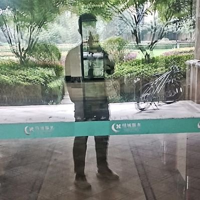 zly_2002's profile picture. 1