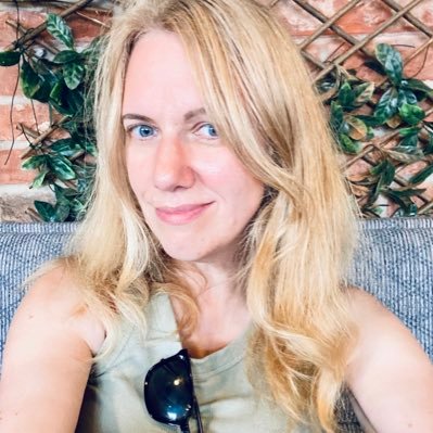 Won Bath Flash Award, Reflex Fiction, Best Small Fictions | Senior Ed @SmokeLong | UEA Prose MA (Annabel Abbs Scholar) & new PhD | Find me @helenrye.bsky.social