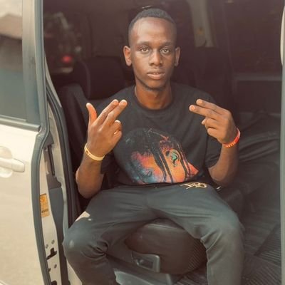 Sports Analyst,Messi Fan ,
,Ugandan popcaan
,Ghetto Advisor
,Liverpool Diehard,
only jah knows🙏🙏🙏