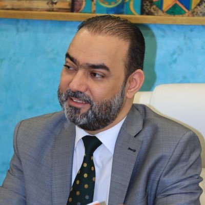 كاتب /شاعر /أكاديمي /حيثما تتجه الرحلة بين مفازات اللغة وتخوم العراق.