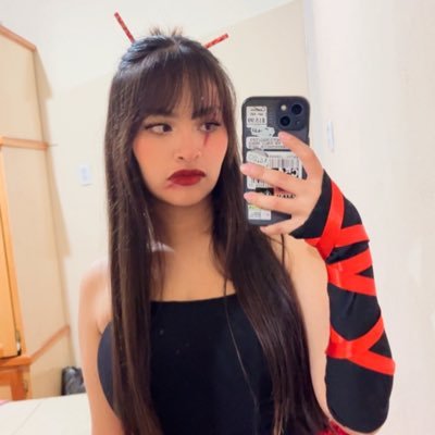 miriamorihuela_'s profile picture. La vida no ha sido la fiesta que habíamos imaginado, pero ya que estamos aquí bailemos.