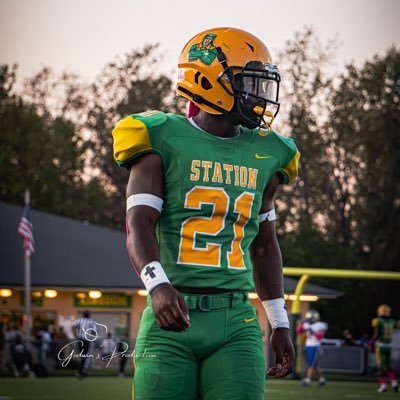Bryan Station High School 🔰📍, 3 Sport Athlete 🏈🤼♂️🏃🏾♂️ Class of 2027’🎓 , 4.0 GPA, H&W: 5’10 175Lbs, RB/LB joelndayisaba9@gmail.com