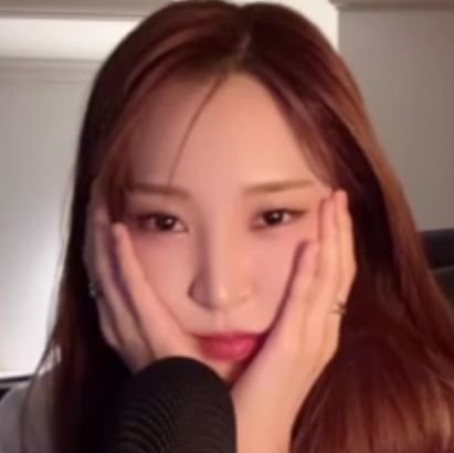 byulbyule2's profile picture. 문별만합니다/별똥이/뵤래클럽/별랑이/행복이/문별이의반쪽/첩첩산중/홈리스/별만보상대상/⭐️💩호회횐님/#byul_muse / 별똥별(SHOOTING STAR)1기