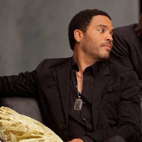 Cinna4D12's profile picture. I am cinna. I am katnisses head stylist. I am only here to help katniss make an impression. all follow @clove2222