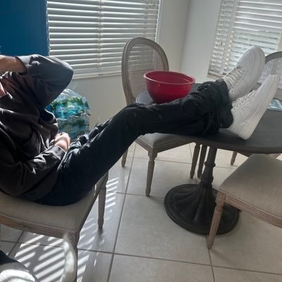 yagging17's profile picture. hometown hero