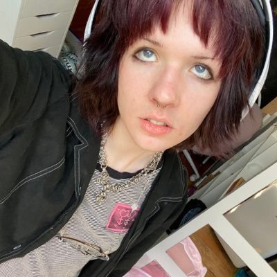 22 || divine transsexual thing || she/it || 💖😵💫⛓️🔞 || minors dni || hard kinks, sometimes || https://t.co/aBQCWhN1Lm || 🖤@alexuuuhm 🖤