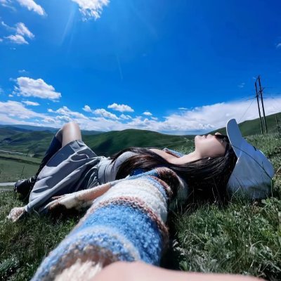 迷っても前に進んでください! 👣 目標に向かって一歩ずつ進んでいきましょう! 🚶♀️ いつか行きたい場所にたどり着くよ! 🌅