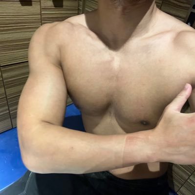 黑皮肌肉公0，⛲️🍑