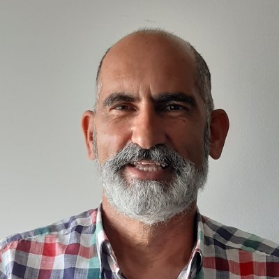 Profesor Titular de la Universidad de Sevilla (Spain). “La educación consiste en enseñar a los hombres, no lo que deben pensar, sino a pensar”