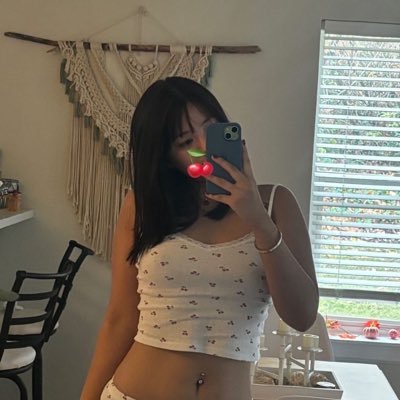 lightgreeneye's profile picture. 🇰🇷✖️🇯🇵 ♀