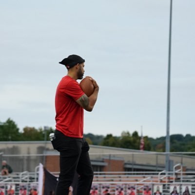 📚 Educator 🧢 Coach 📝 NFL Player Agent & Contract Negotiator