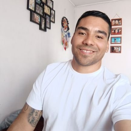 ItaloBazaes's profile picture. Amo a mi familia