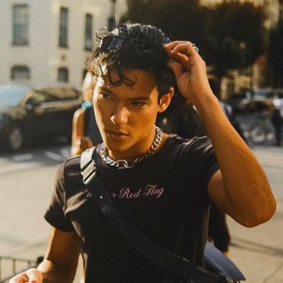 young royals girl - obsessed with omar, byler and ALNST 😨 - SAW OMAR MANCHESTER❤️❤️❤️ - very gay 🫶- yo dije ouff is MINE