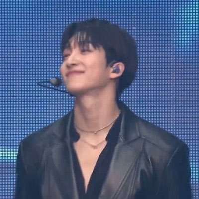 out of sight out of mind until its about 백현 & 상큐선릭 ⋆.ೃ࿔*:・