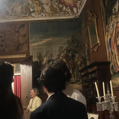 Ricardo_DSO's profile picture. Español.

Política, Filosofía y Economía (PPE) - Derecho - Relaciones Internacionales.