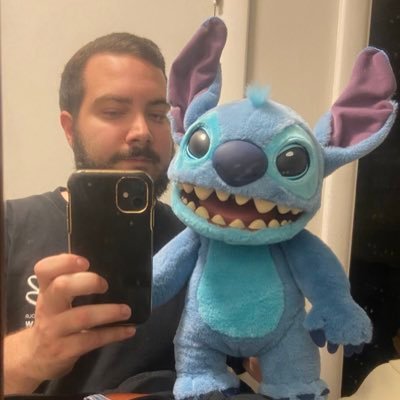 Aspiring filmmaker, professional computer room finder, lizard connoisseur, obsessive obsessor. Discord: gamesEnlisted#0526
