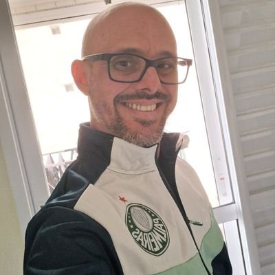 DenisRicardo77's profile picture. Bacharel em Administração de Empresas, especialista em Métodos Alternativos de Solução de Conflitos, palmeirense, rockeiro, gay, conservador e chocólatra!🇧🇷