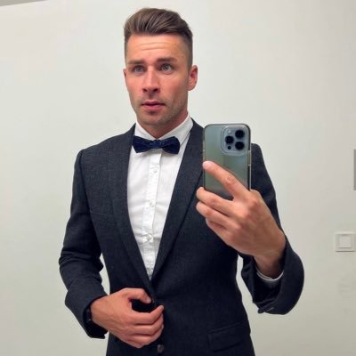 ThomasRhetpriv5's profile picture. This is an Interactive Page for my fans and I, will you be one of the few first lucky fans imma follow??