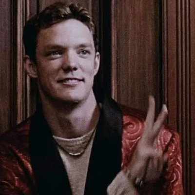 would you look at this place it's like Christmas!
//AU independent portrayal of Stu Macher.
writer is 28