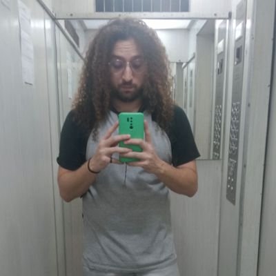 Talvez um pouquinho de realidade não caia mal. tt.: pessoa aleatória na internet TDAH/adhd 28y🛩️ be kind/seja gentil🫂 me leva em um museu⛈️