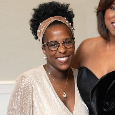 Be the light. Marketing + Advocacy. Culture, community & connection. 🔺🐘 #1913. Wife. Mom. (she/her)
