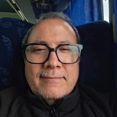 docente de primaria, profesor en historia & numismático (teacher & numismatic) Pero soy tío/ padrino, el mejor título ...
