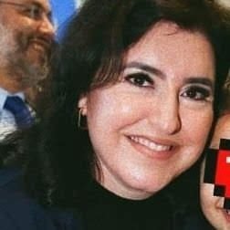 moonvezy's profile picture. eu e andréa beltrão jogando altinha em Copacabana