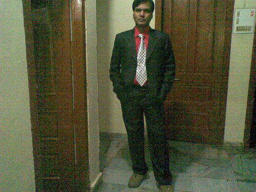 well settled doctor (radiologist),fair,5'7,34yrs,never married.Looking for a beautifull,sweet,loving and caring life partner.drkushawaha@gmail.com