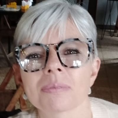 Media naranja de Pepe, alma gemela de Aya, ahora criando a Rex. Juntos x Cambio, no cerrar la grieta con chorros, jamás.