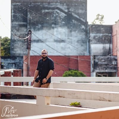 nayan_salman's profile picture. I am salman 

I like many forms of nature, paths, rivers, foggy fields and want to walk barefoot.