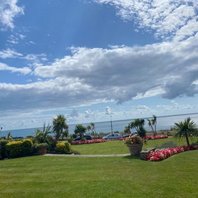 @MHMWales Wellbeing Activity Manager/SHARE self-harm peer support. All views are my own.