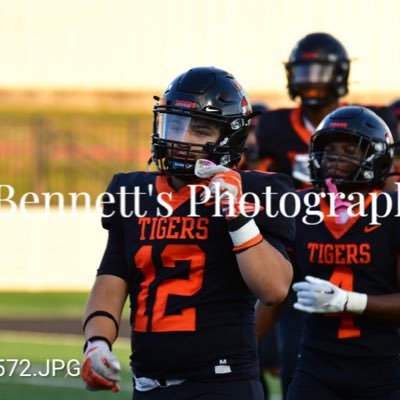 class of 2028 Fullback 5’8 203lbs 3.4gpa bench-225 squat-300 MHS