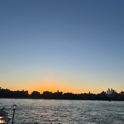 Vvuvellu's profile picture. 