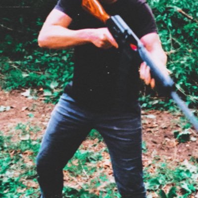 Runaway_H0rse's profile picture. The sun rose up and exploded behind his eyelids.