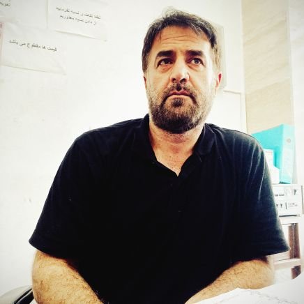 آنانکه خبر از می و میخانه ندارند* بر سینه پر خون دل دیوانه ندارند
شورش به سر از باده رندانه ندارند* تصویر ز ساقی و ز پیمانه ندارند
حرف دل دلسوخته را کفر بخوانن