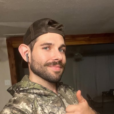 cliftoncmb's profile picture. shoots from trees