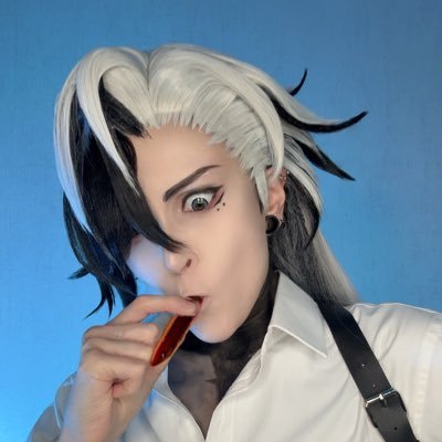 NeroHellsing_'s profile picture. RT acc with life trash etc. sh*tposting 💙 main acc cosplay @nero_hell 🖼 art @nero_hellsing