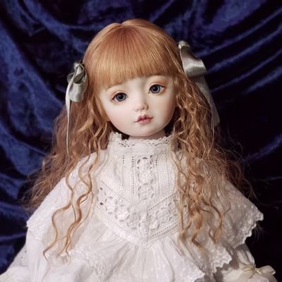 富山で人形を作っています。現在はオリジナルビスクドールが中心ですが、たまに石塑粘土で固定ポーズ人形も作ります。作風は可愛い至上主義一択です❤️