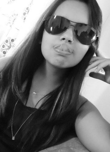 Se queres o mundo, melhor eu lhe dou,Lugar a meu lado no rumo em que vou (8)