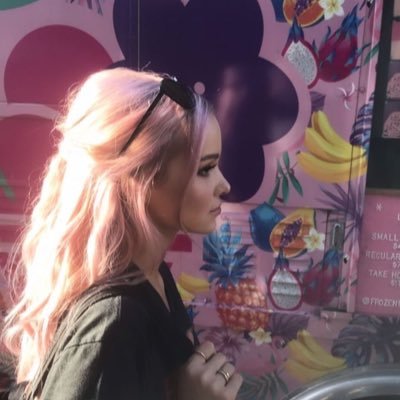 miki97742460's profile picture. HANA🌹FC会員 / ちゃんみな❤️‍🔥 / Disney🏰 / musical💃 / Animal Crossing𖤣𖠿𖤣𖥧𖥣