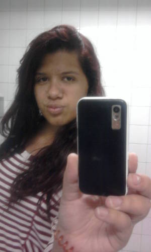 Bianca_Drochaa's profile picture. # Bipolar,inconstante,super conversadeira,cheia de manias,fresca,chata,quase anti-social.HAHA Decifra-me ou Devoro-te Rawn .