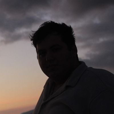 tahaemresnyr's profile picture. I drive.